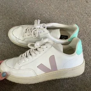 スニーカー VEJA SNEAKER (VO2203866 LUNPIEMAR) VEJA Campo Bicolor Leather Low-Top Sneakers | Neiman Marcus